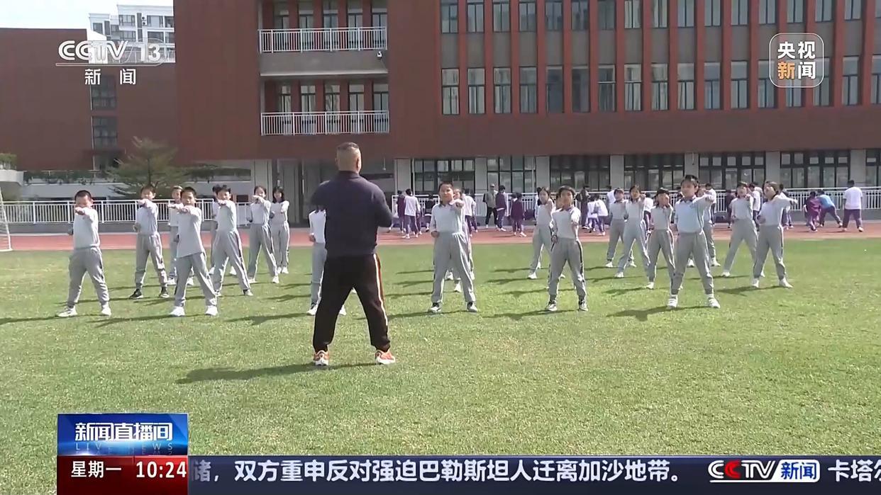 台上为中超
